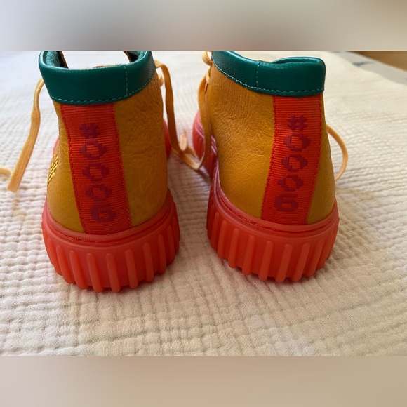 Clarks x Pokémon Torhill Explore Chukka Boot Orange Charmander US Size 8 - Picture 2 of 10